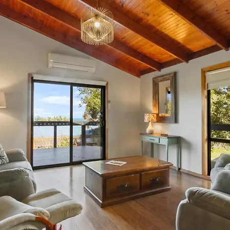 Anchored On Capes Lakes Entrance Exterior photo